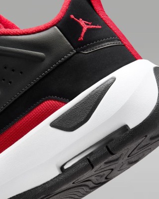 Кроссовки Nike JORDAN MAX AURA 7 HQ2091-105