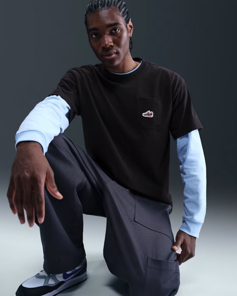 Футболка Nike M NSW TEE ACCS PATCH CNCT FA25 HQ9242-010 в Челябинске в Челябинске