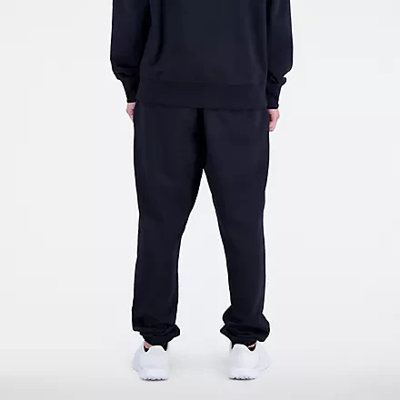 Брюки New Balance Essentials Stacked Logo French Terry Sweatpant MP31539-BK в Челябинске  в Челябинске 