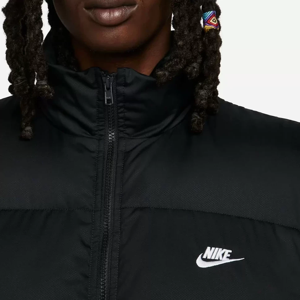 Жилет NIKE M NK CLUB PUFFER VEST FB7373-010 в Челябинске  в Челябинске 