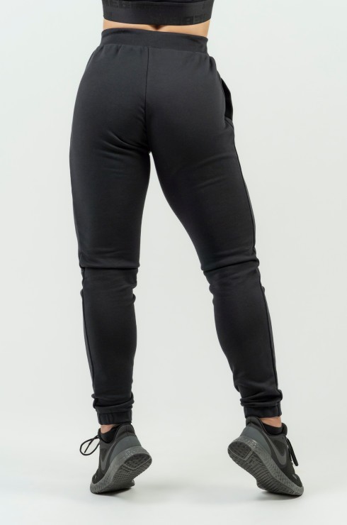 Брюки NEBBIA 846 High-Waist Joggers INTENSE Signature Black в Челябинске  в Челябинске 