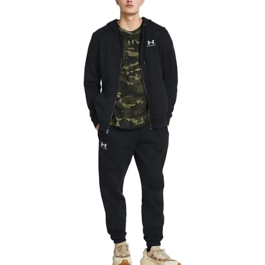 Брюки Under Armour UA Essential Fleece Jogger-BLK 1373882-001 в Челябинске  в Челябинске 