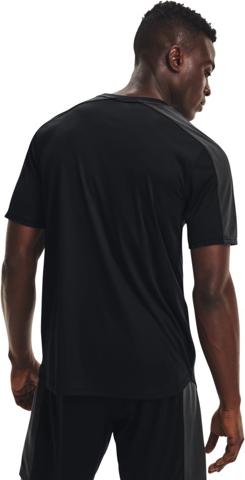 Футболка Under Armour Challenger Training Top 1365408-001 в Челябинске  в Челябинске 