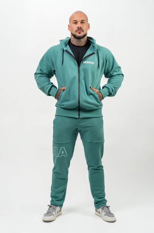Брюки Nebbia Gym Sweatpants COMMITMENT 705 Green в Челябинске  в Челябинске 