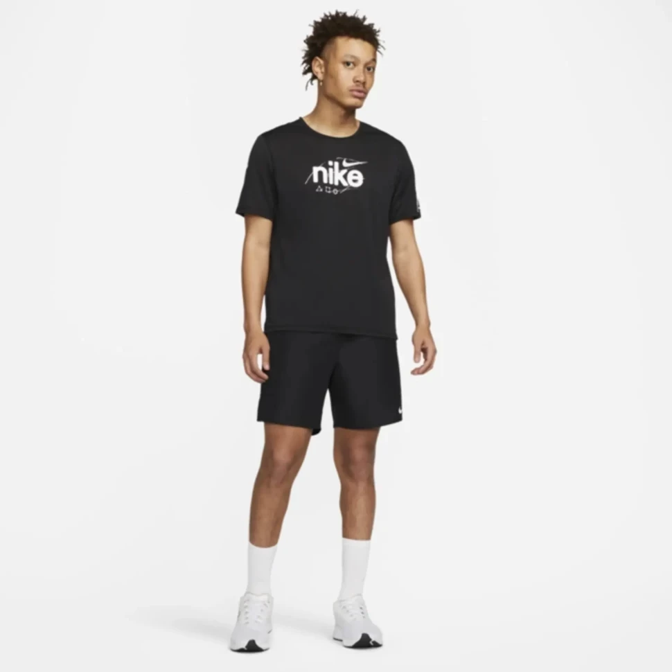 Футболка Nike M NK DF MILER SS DYE DQ4734-010 в Челябинске  в Челябинске 