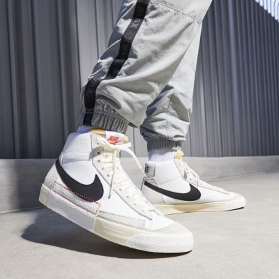 Кроссовки Nike Blazer Mid &#039;77 Pro Club White Light Bone Black DQ7673-100