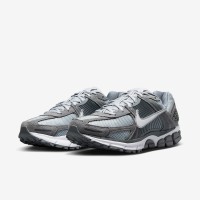 Кроссовки NIKE ZOOM VOMERO 5 SDE HF1553-003 в Челябинске  в Челябинске 