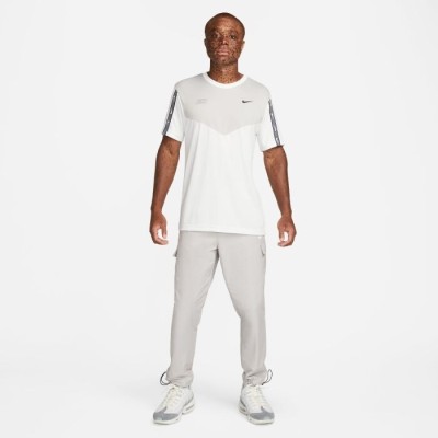 Футболка Nike M Nsw Repeat Sw Pk Tee 1 DX2301-121