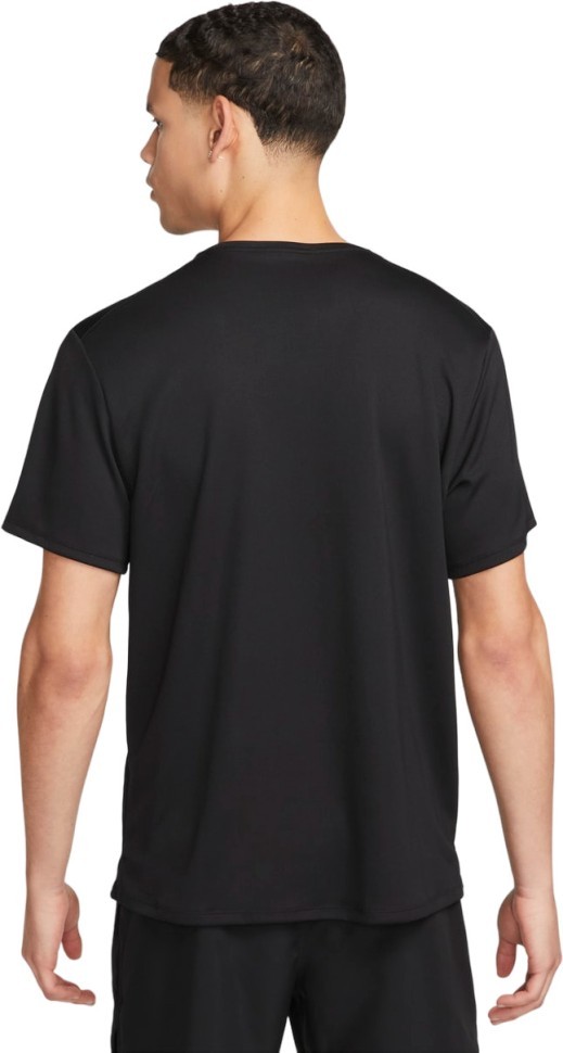 Футболка Nike M NK DF UV MILER SS DV9315-010 в Челябинске  в Челябинске 