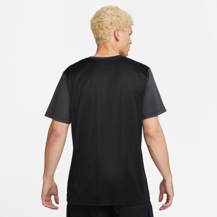 Футболка Nike M Nsw Repeat Sw Pk Tee 1 DX2301-010 в Челябинске  в Челябинске 