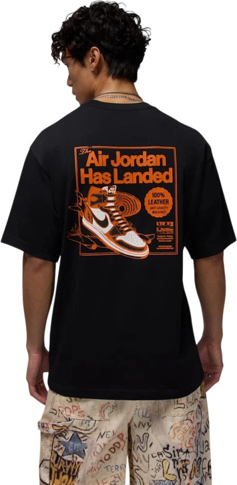 Футболка Nike M J NC AJ1 AD SS CREW HQ8972-010 в Челябинске  в Челябинске 