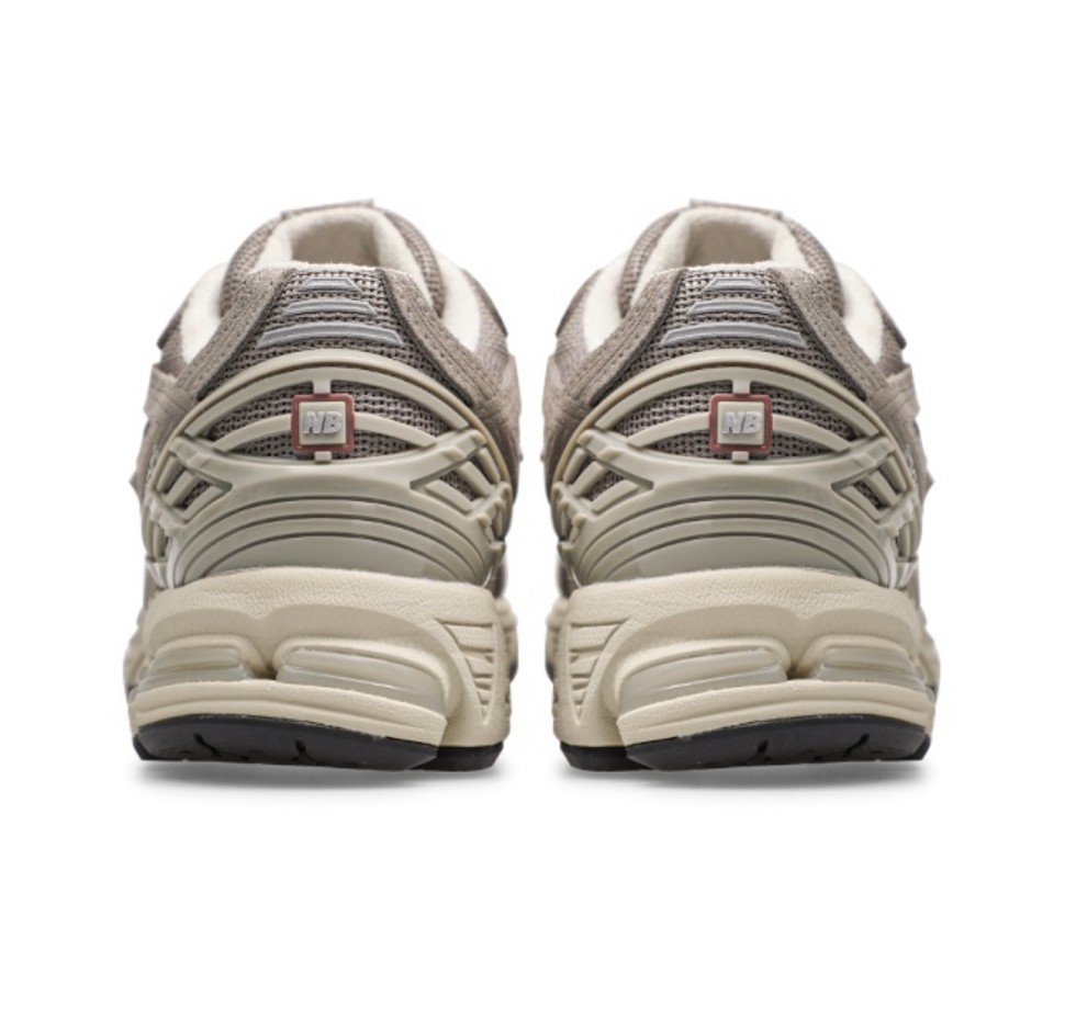 Кроссовки New Balance 1906R Beige Cream M1906RL в Челябинске  в Челябинске 