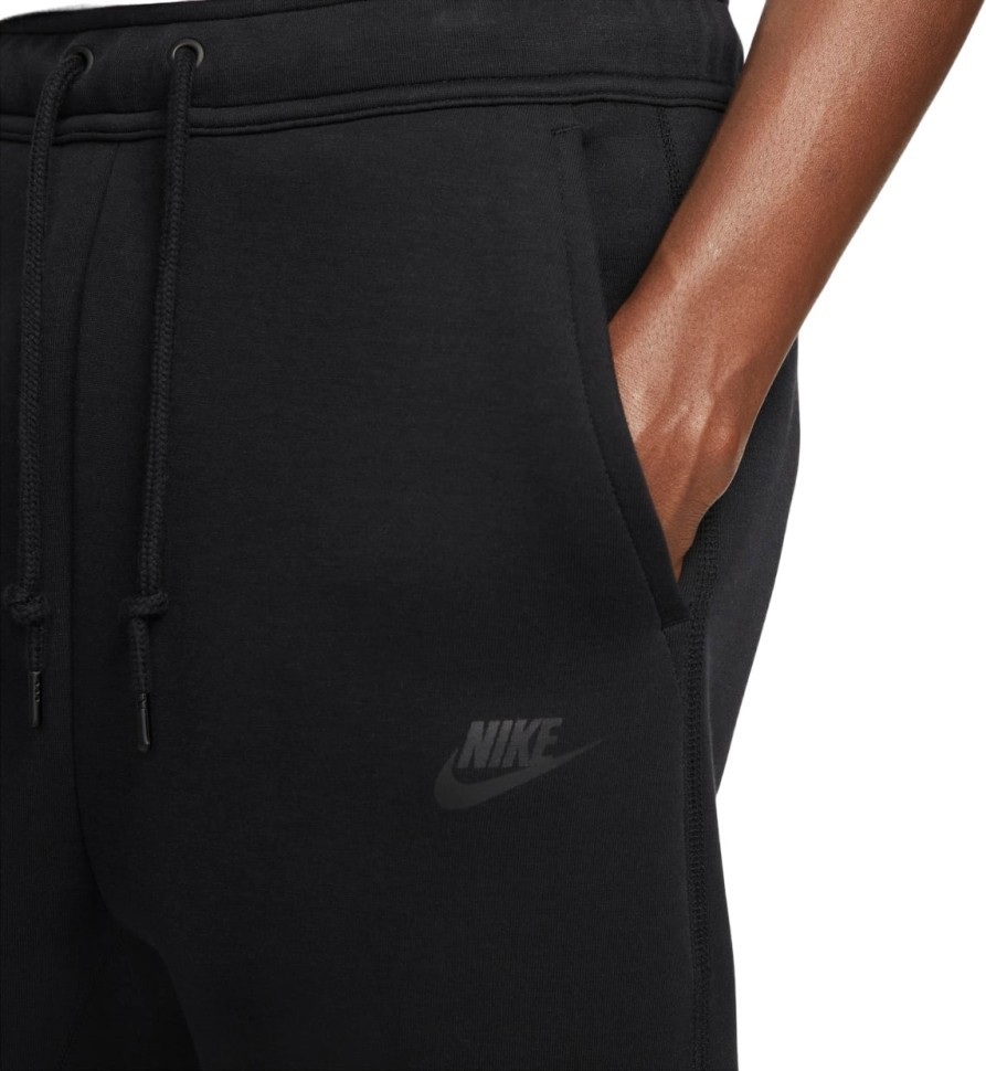 Nike M NK TCH FLC JGGR FB8002 010 17 990 IQON.RU