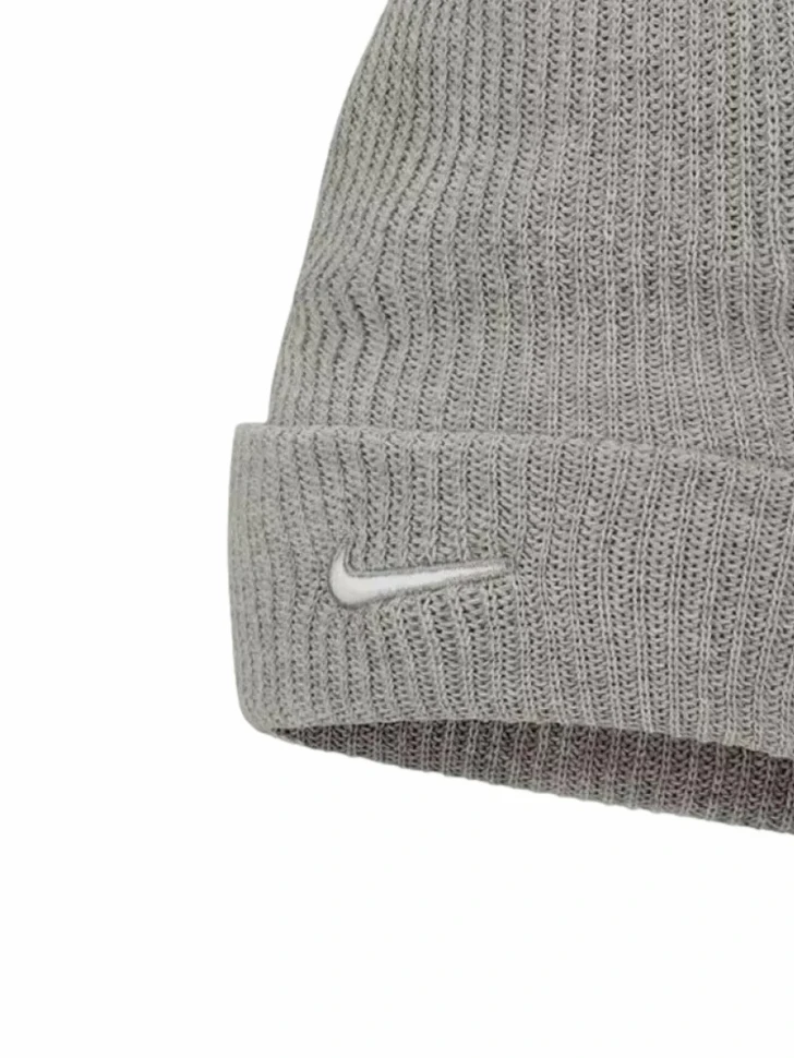 Шапка Nike U NSW CUFF BEANIE FUT FLASH FS FB6525-010 в Челябинске  в Челябинске 