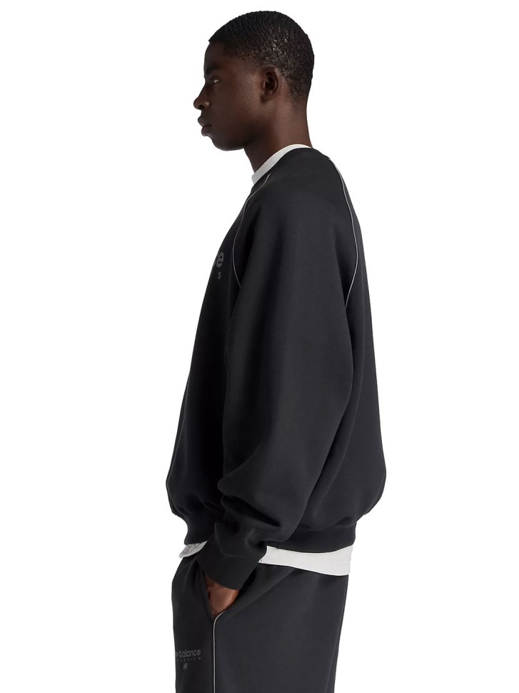 Толстовка New Balance Linear Graphic Fleece Hoodie MT61U4JO-BK в Челябинске  в Челябинске 