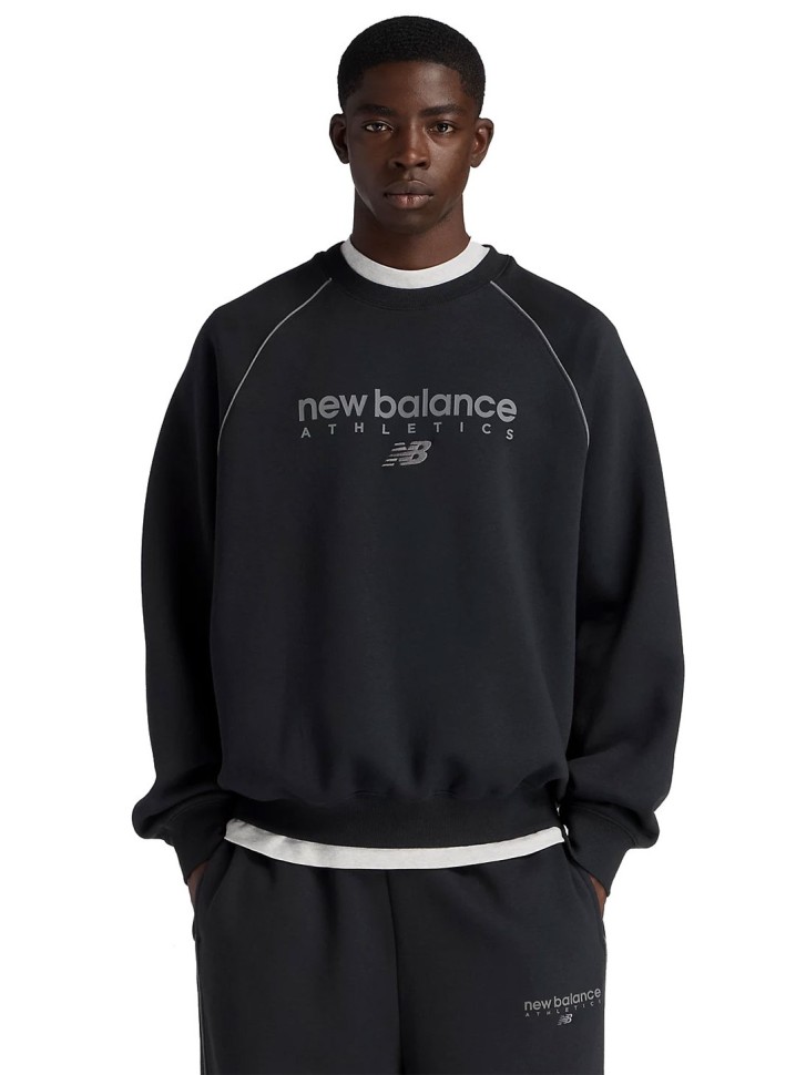Толстовка New Balance Linear Graphic Fleece Hoodie MT61U4JO-BK в Челябинске  в Челябинске 