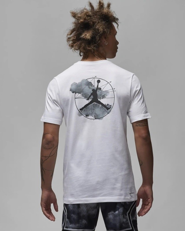 Футболка Nike J Sprt Gfx Ss Crew FD7001-100 в Челябинске  в Челябинске 