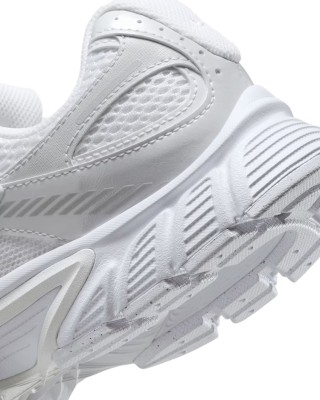 Кроссовки Nike W NIKE V5 RNR HQ7901-101