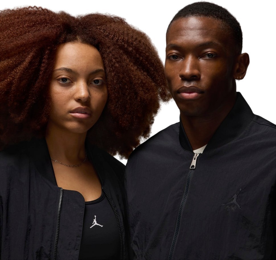 Куртка NIKE M J ESS STMT LTWT RNGD JKT FN4623-010 в Челябинске  в Челябинске 